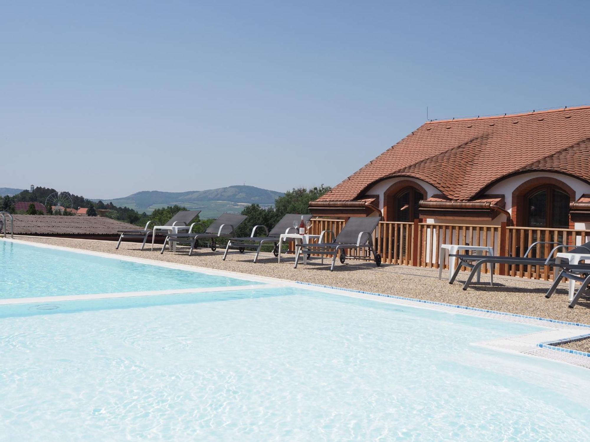 Resort Zajici Ze Zaječí 외부 사진